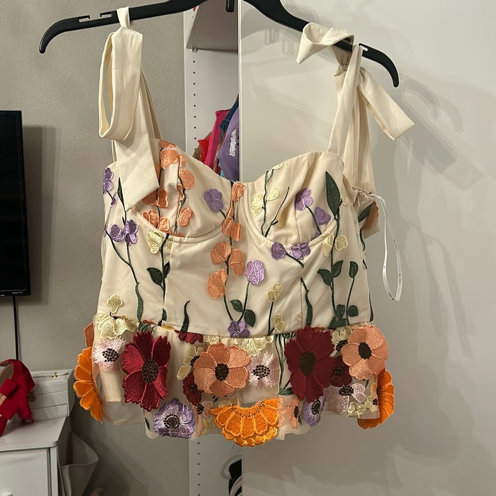 NWOT floral tank bow tie strap - size XL